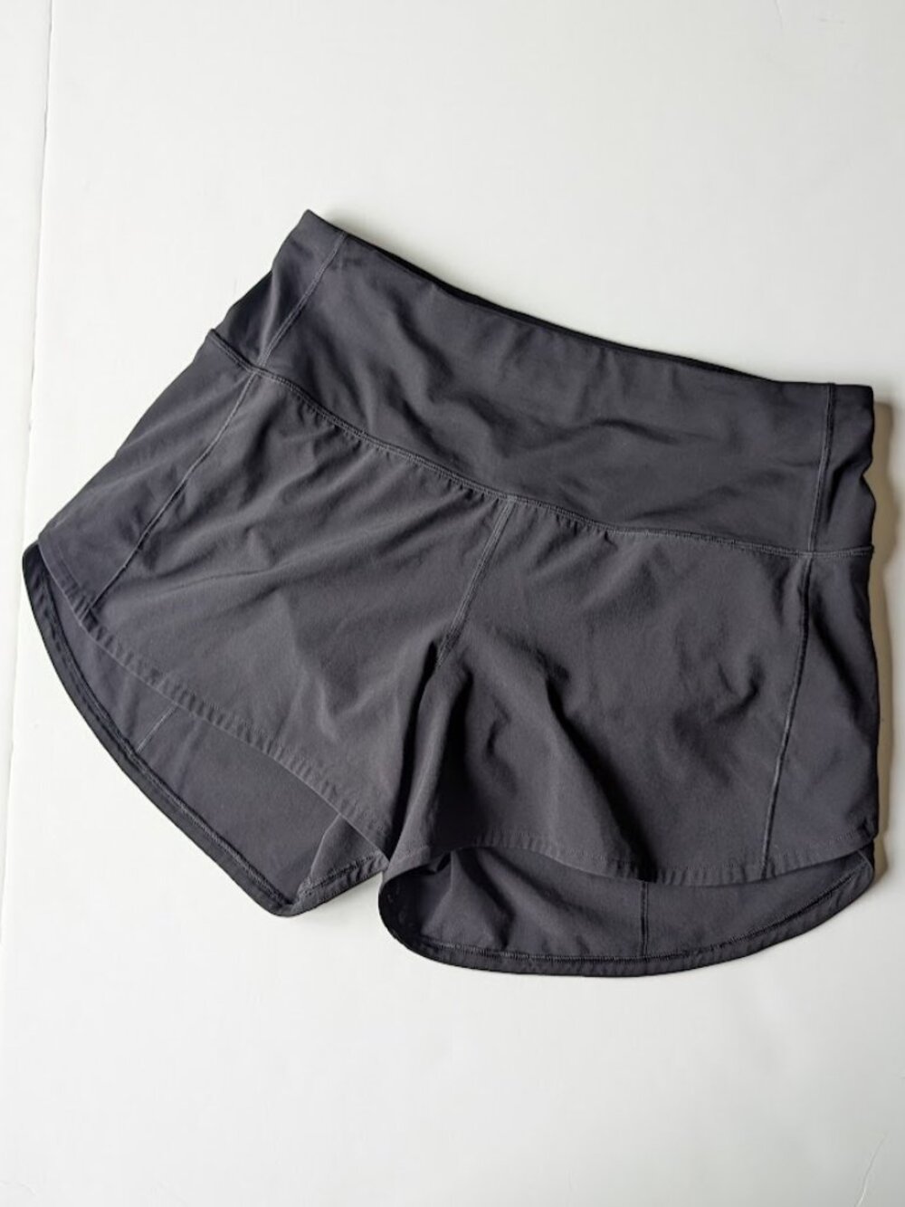 Lululemon Speed Up High Rise Short Long Updated Fit in Black Size: 6